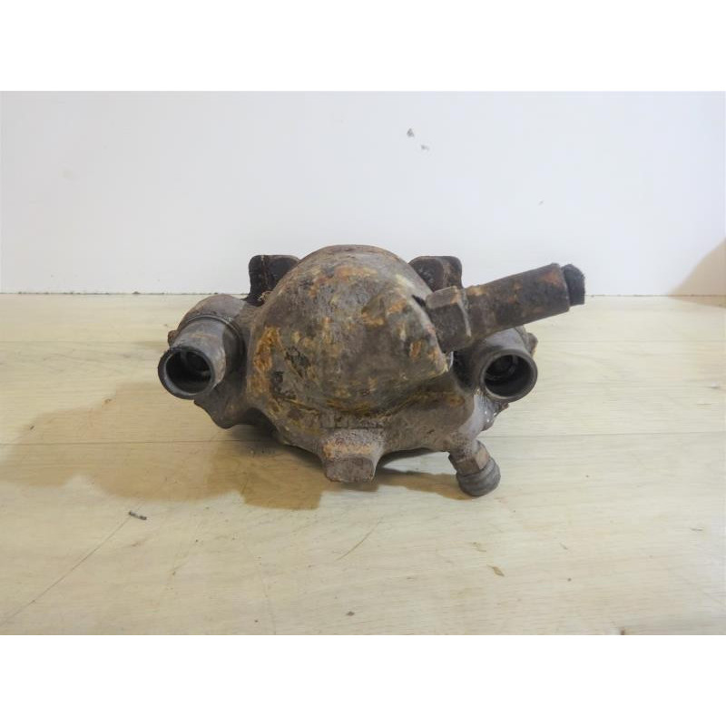 Etrier avant gauche (freinage) VOLKSWAGEN JETTA II d’occasion