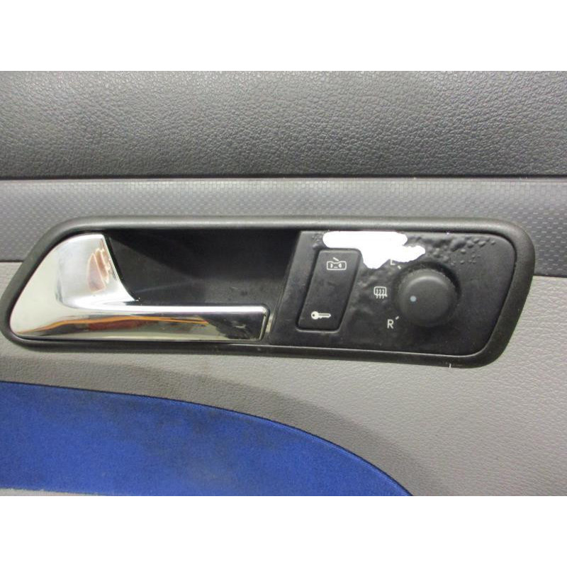 Panneau de porte avant gauche VOLKSWAGEN CADDY II COMBI d’occasion