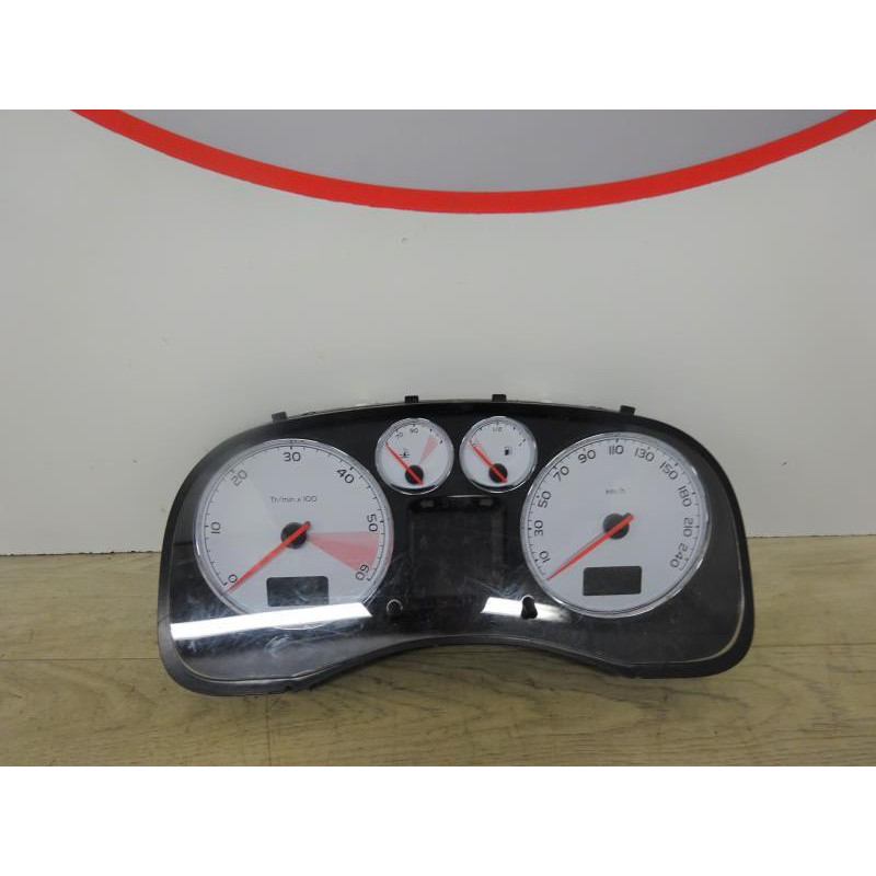 Compteur PEUGEOT 307 CC 2.0HDI SPORT PACK d’occasion