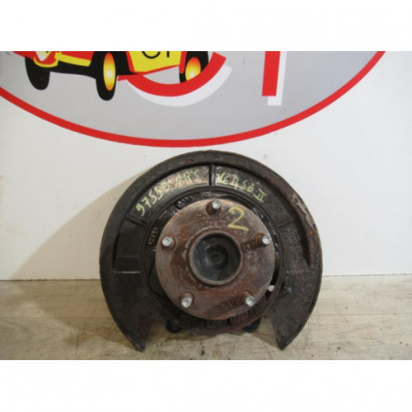 Fusee arriere gauche TOYOTA COROLLA VERSO II PHASE 1 d’occasion