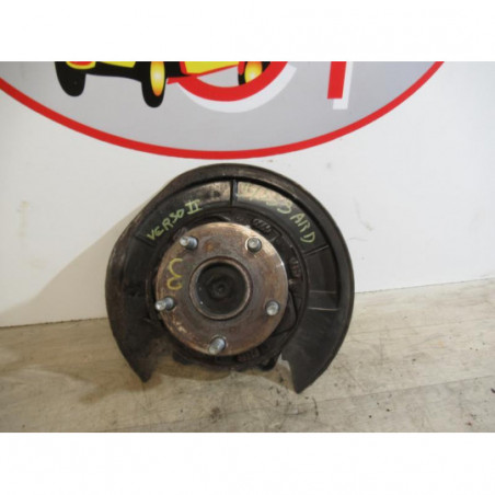 Fusee arriere droit TOYOTA COROLLA VERSO II PHASE 1 d’occasion