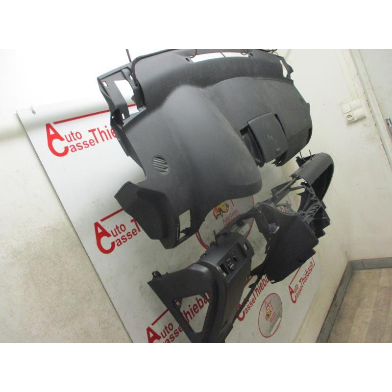 Tableau de bord TOYOTA COROLLA VERSO II PHASE 1 d’occasion