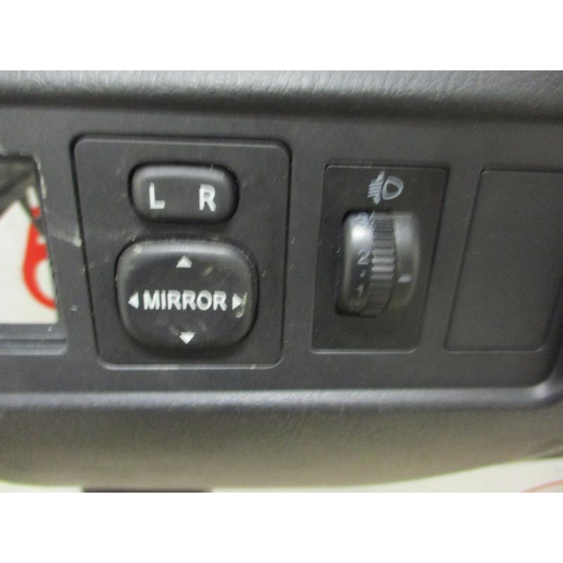 Tableau de bord TOYOTA COROLLA VERSO II PHASE 1 d’occasion