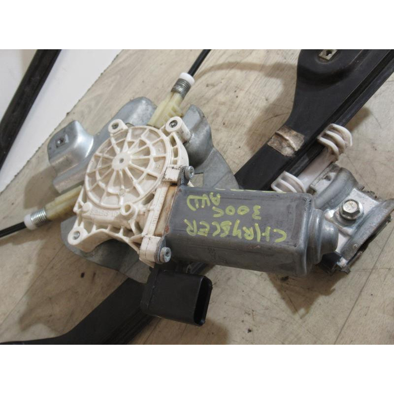 Leve vitre electrique avant droit CHRYSLER 300C d’occasion