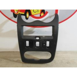 Console central (interieur plastique) DACIA DUSTER PHASE 1 d’occasion