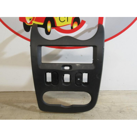 Console central (interieur plastique) DACIA DUSTER PHASE 1 d’occasion