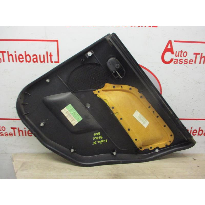 Panneau de porte arriere gauche FORD FIESTA V d’occasion