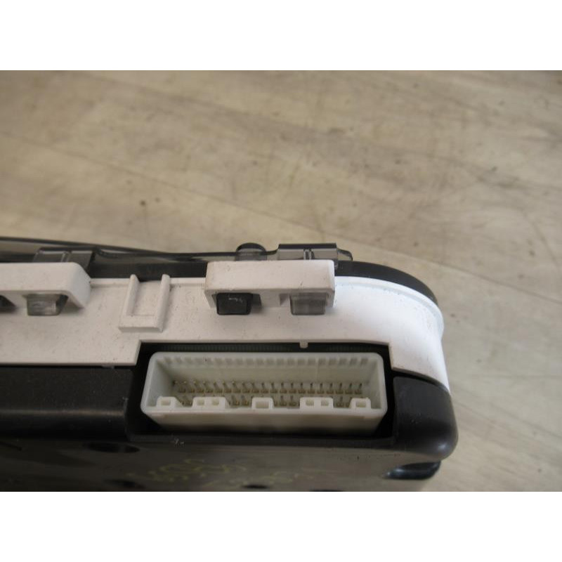 Compteur TOYOTA COROLLA VERSO II PHASE 1 d’occasion
