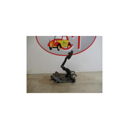 Pedalier d'embrayage FORD FIESTA VI d’occasion