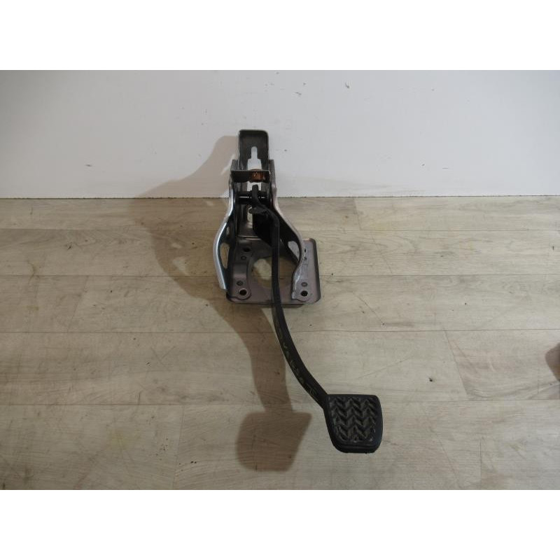 Pedalier de frein TOYOTA COROLLA VERSO II PHASE 1 d’occasion