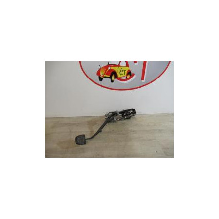 Pedalier d'embrayage TOYOTA COROLLA VERSO II PHASE 1 d’occasion