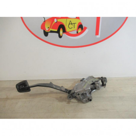 Pedalier d'embrayage TOYOTA COROLLA VERSO II PHASE 1 d’occasion