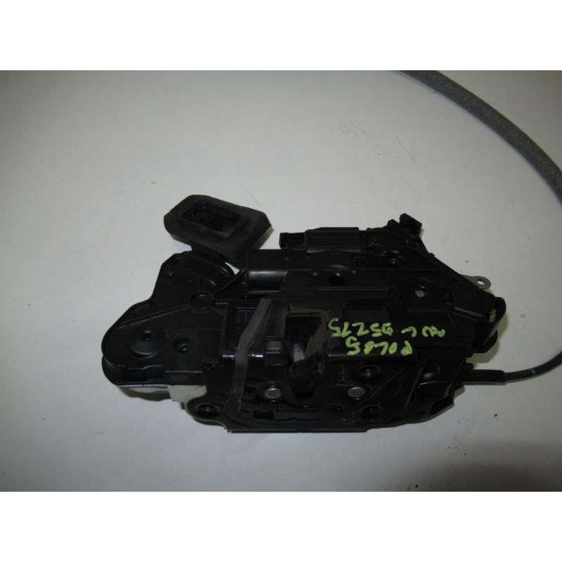 Serrure avant gauche VOLKSWAGEN POLO V (6R/6C) PHASE 1 d’occasion