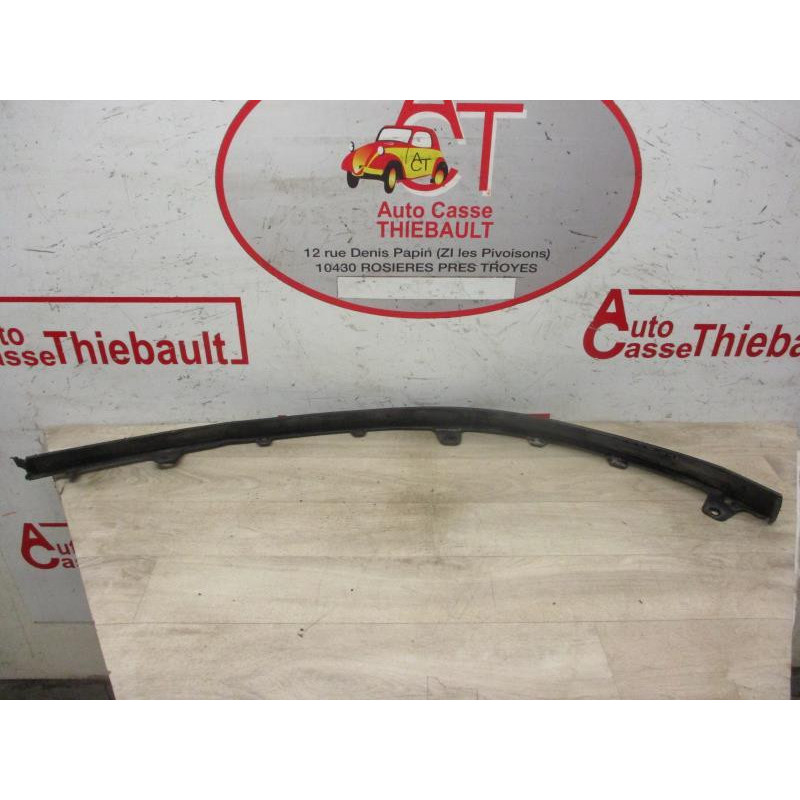 Moulure de pare choc avant TOYOTA AURIS I PHASE 1 d’occasion