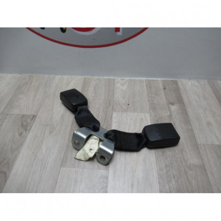 Attache ceinture arriere centrale FORD FIESTA V d’occasion