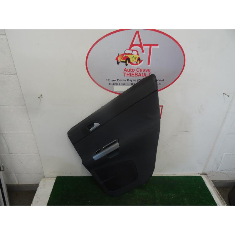 Panneau de porte arriere droit VOLVO V50 d’occasion