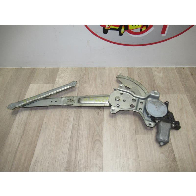 Leve vitre electrique avant droit SUZUKI SX4 I PHASE 1 d’occasion