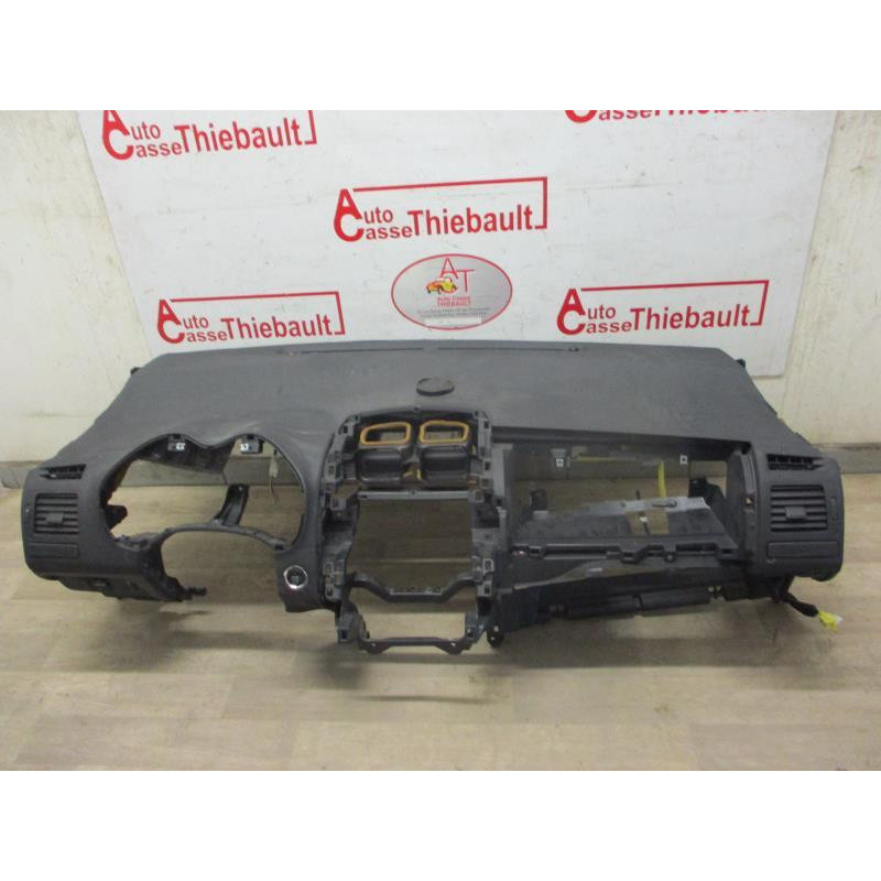 Tableau de bord TOYOTA AURIS I PHASE 1 d’occasion