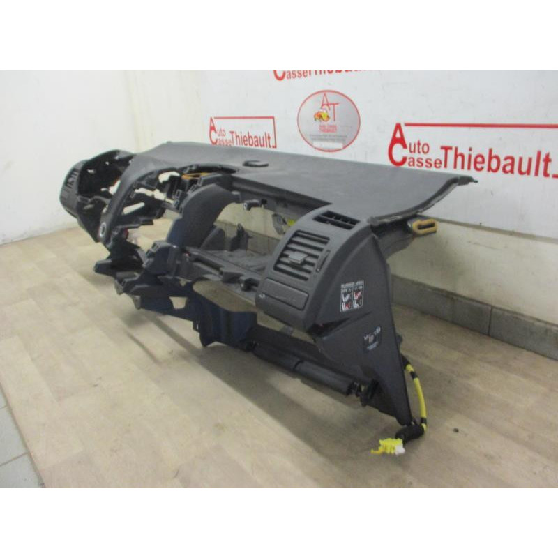 Tableau de bord TOYOTA AURIS I PHASE 1 d’occasion