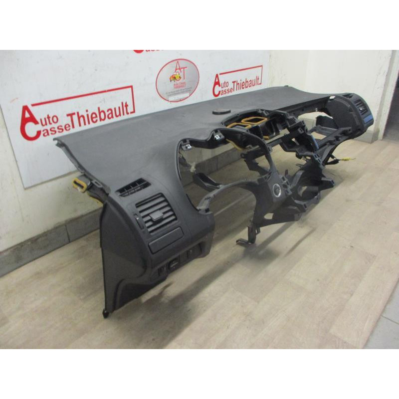 Tableau de bord TOYOTA AURIS I PHASE 1 d’occasion