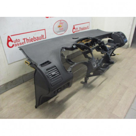 Tableau de bord TOYOTA AURIS I PHASE 1 d’occasion
