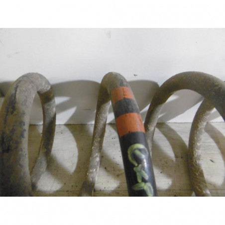 Ressort de suspension arriere droit PEUGEOT EXPERT II PHASE 1 FOURGON d’occasion