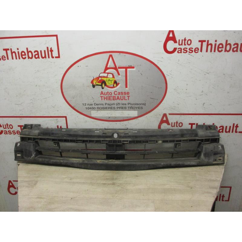 Grille de calandre OPEL VIVARO I FOURGON CABINE APPROFONDIE d’occasion