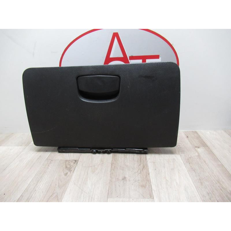 Porte boite a gants SSANGYONG REXTON 2.7 XDI 163 CV d’occasion