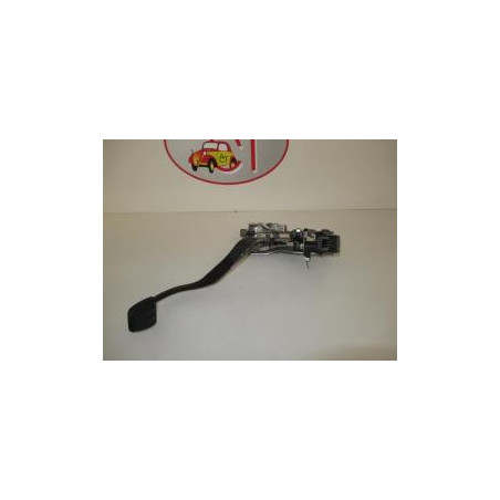 Pedalier d'embrayage TOYOTA AURIS I PHASE 1 d’occasion