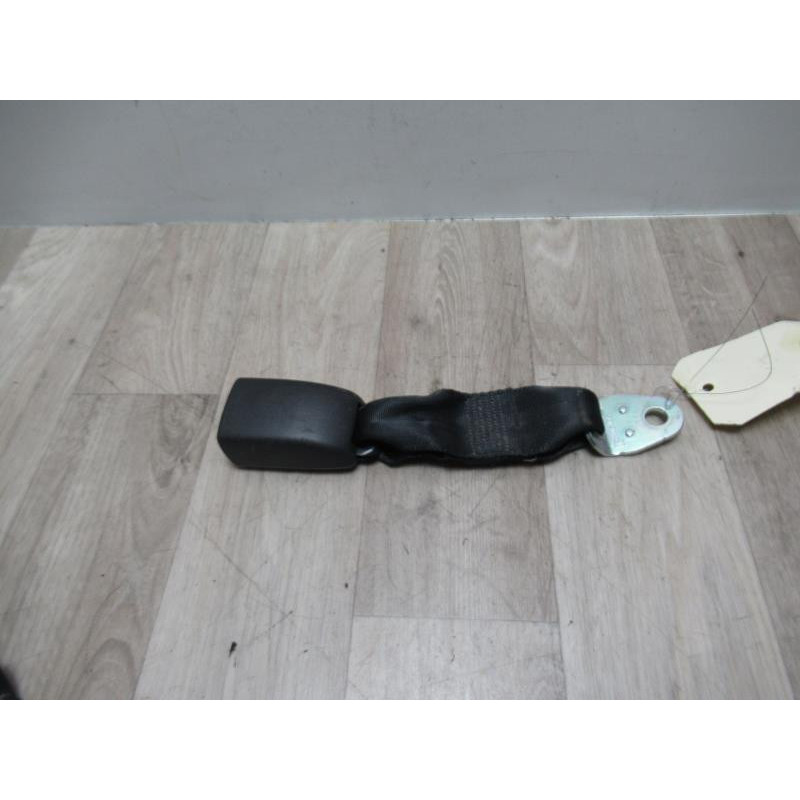 Attache ceinture arriere  TOYOTA COROLLA VERSO II PHASE 1 d’occasion