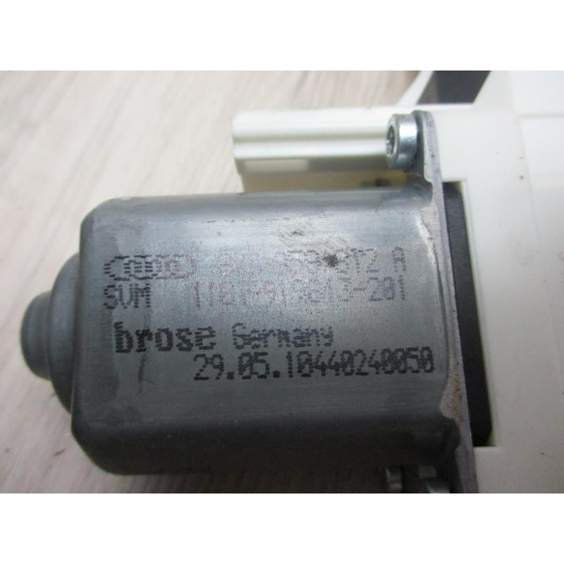 Mot. leve vitre arriere droit AUDI A4 (B8) d’occasion