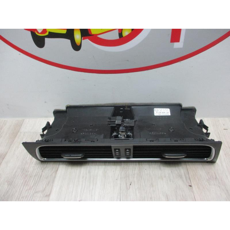 Aerateur tableau de bord central AUDI A4 (B8) d’occasion