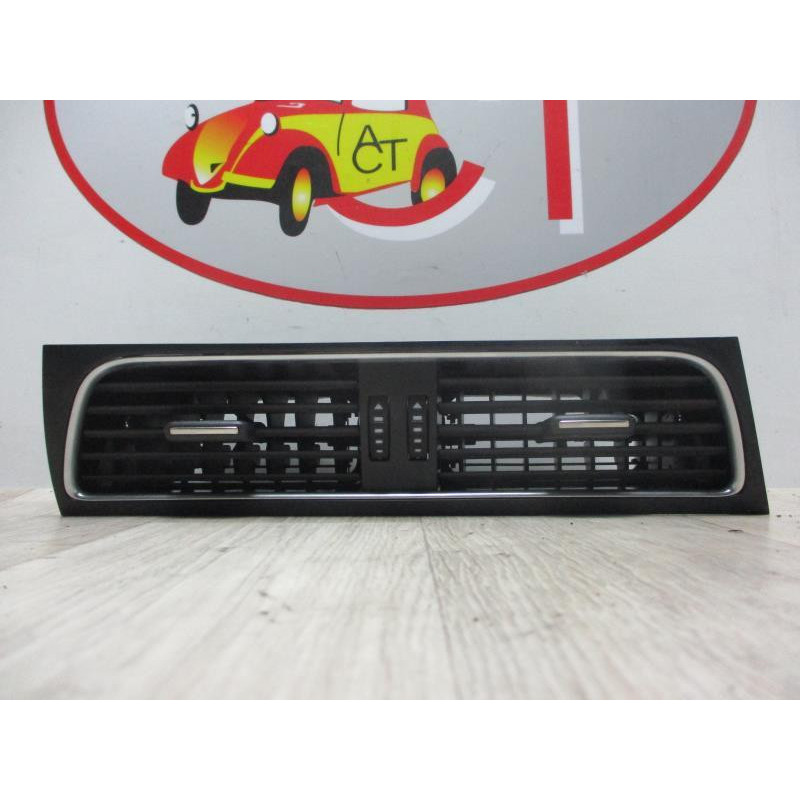 Aerateur tableau de bord central AUDI A4 (B8) d’occasion