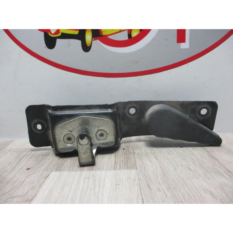 Poignee interieur porte de coffre droite OPEL VIVARO I FOURGON CABINE APPROFONDIE d’occasion