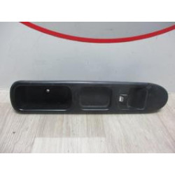 Interrupteur de leve vitre avant droit PEUGEOT 307 SW PHASE 1 d’occasion