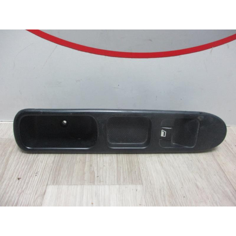 Interrupteur de leve vitre avant droit PEUGEOT 307 SW PHASE 1 d’occasion