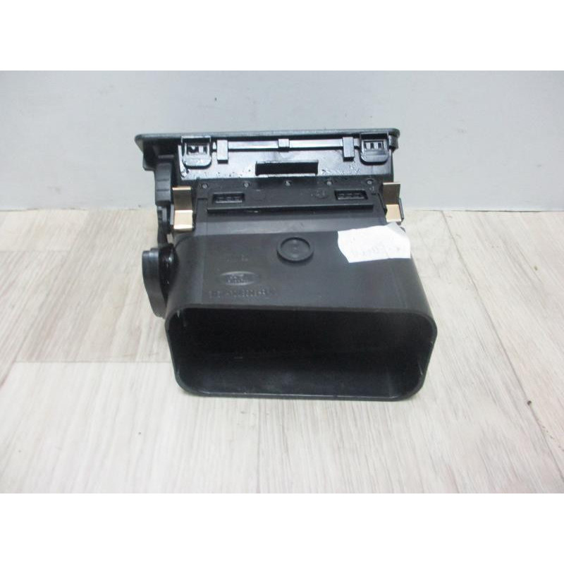 Aerateur tableau de bord avant droit FORD KUGA d’occasion