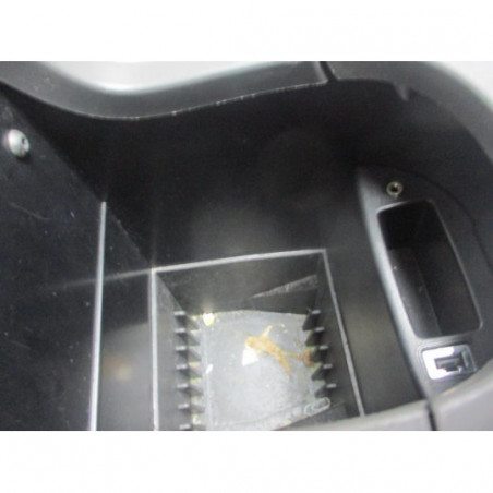 Console central (interieur plastique) FORD KUGA d’occasion
