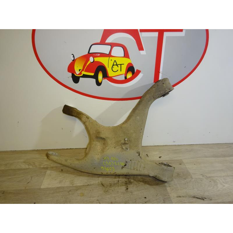 Bras inferieur arriere gauche AUDI A4 (B8) d’occasion