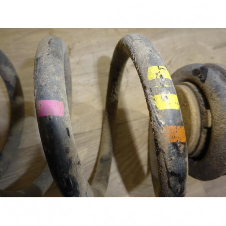 Ressort de suspension arriere droit PEUGEOT 308 SW PHASE 1 d’occasion