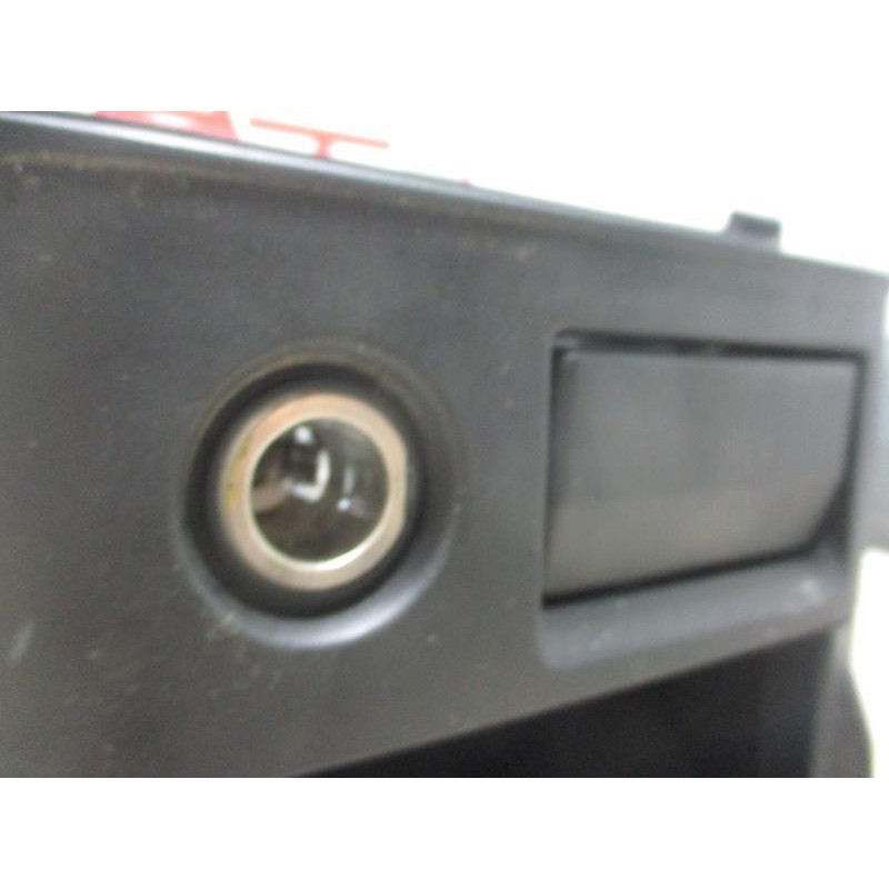 Console central (interieur plastique) NISSAN X-TRAIL I PHASE 2 d’occasion
