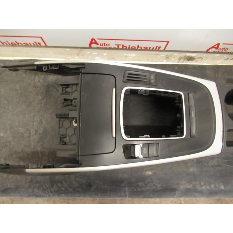 Console central (interieur plastique) AUDI A4 (B8) d’occasion