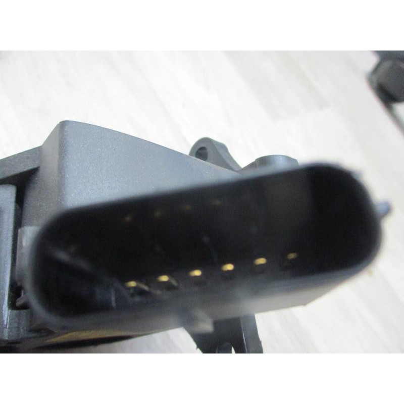 Pedalier d'accelerateur VOLKSWAGEN POLO V (6R/6C) PHASE 2 d’occasion