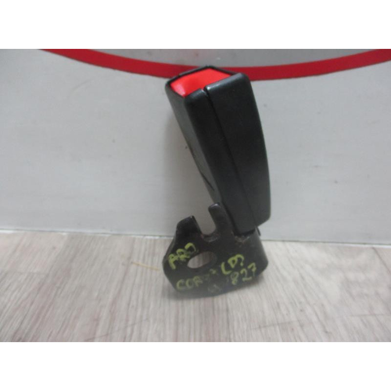 Attache ceinture arriere droit OPEL CORSA (D) PHASE 1 d’occasion