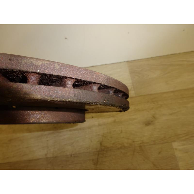 Disque avant droit (freinage) VOLKSWAGEN POLO V (6R/6C) PHASE 2 d’occasion