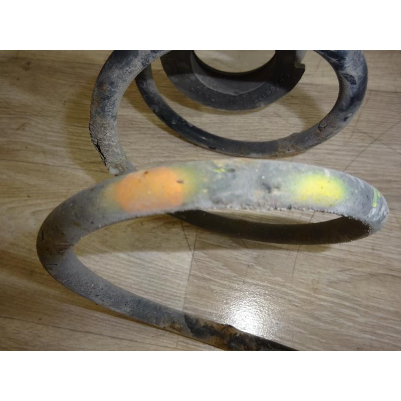 Ressort de suspension arriere gauche FIAT PUNTO III GRANDE PUNTO d’occasion