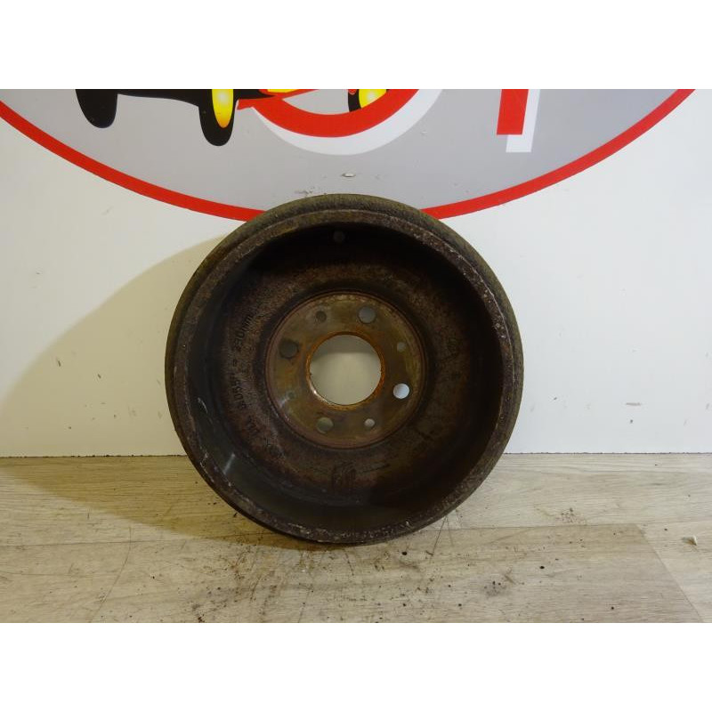 Tambour arriere droit OPEL CORSA (D) PHASE 1 d’occasion