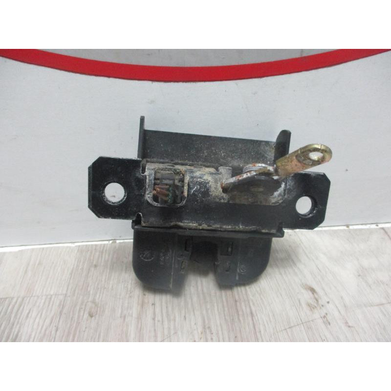 Serrure de coffre VOLKWAGEN  d’occasion