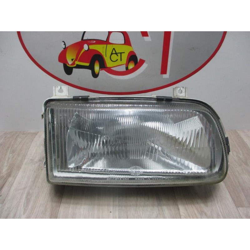 Optique avant principal droit (feux)(phare) SKODA FELICIA PHASE 1 d’occasion