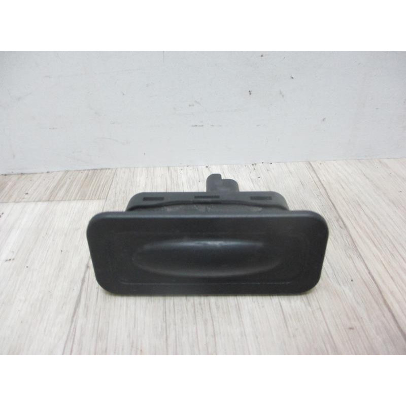 Bouton de coffre RENAULT SCENIC XMOD 1.5 ENERGY D d’occasion